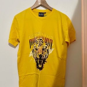 🔅NWT Nana yellow tiger t shirt size S